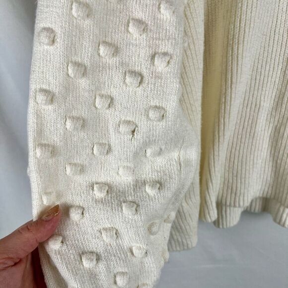 Cece Cream 3D Polka Dot Long Sleeve Sweater 3X - Picture 4 of 9